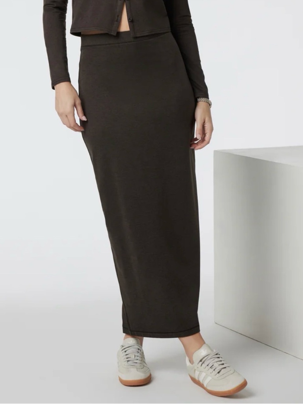 NWOT Vuori Halo Column Skirt Dark Java Heather Small